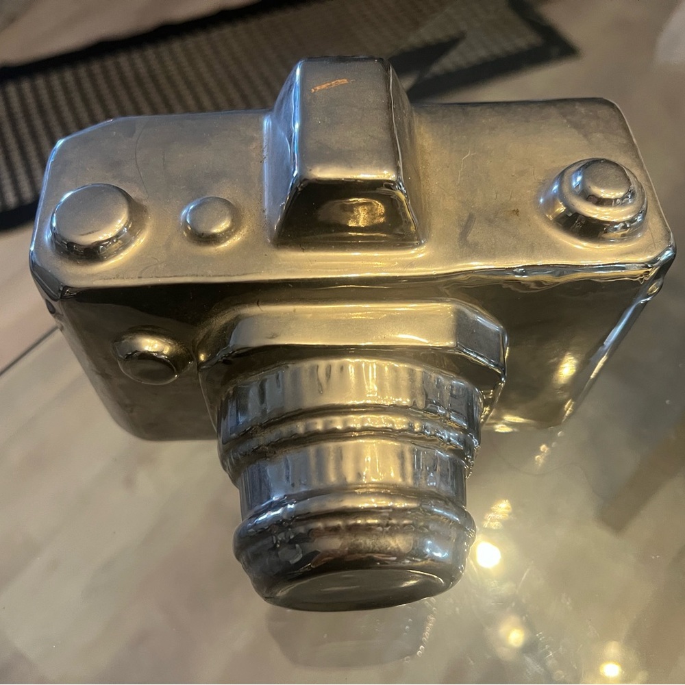 Silver Camera-Shaped Decorative Piece - Picture 2 of 4